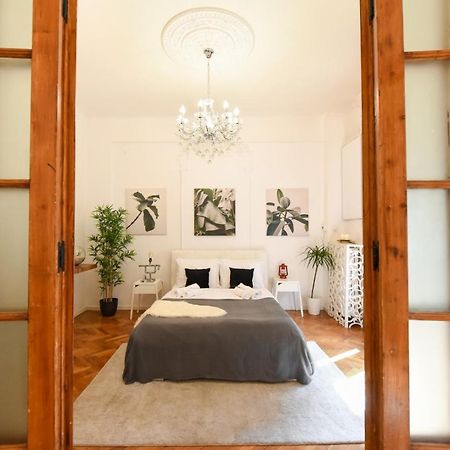 Love.Travel.Explore ♥️Apt W/ Balcony In Old Town Apartment Bucharest Exterior photo
