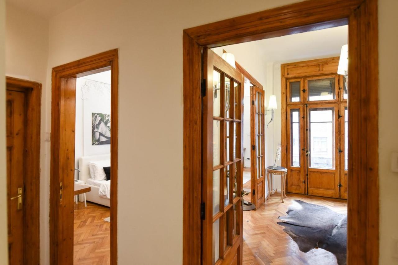 Love.Travel.Explore ♥️Apt W/ Balcony In Old Town Apartment Bucharest Exterior photo