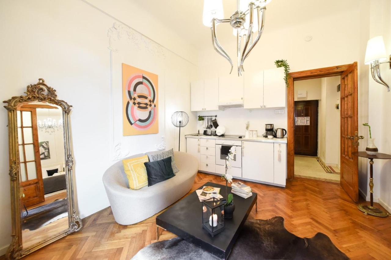 Love.Travel.Explore ♥️Apt W/ Balcony In Old Town Apartment Bucharest Exterior photo