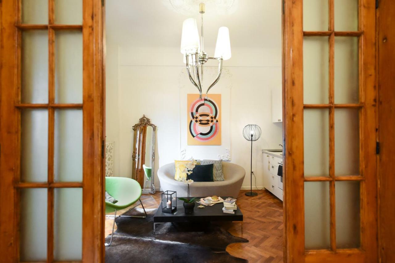 Love.Travel.Explore ♥️Apt W/ Balcony In Old Town Apartment Bucharest Exterior photo