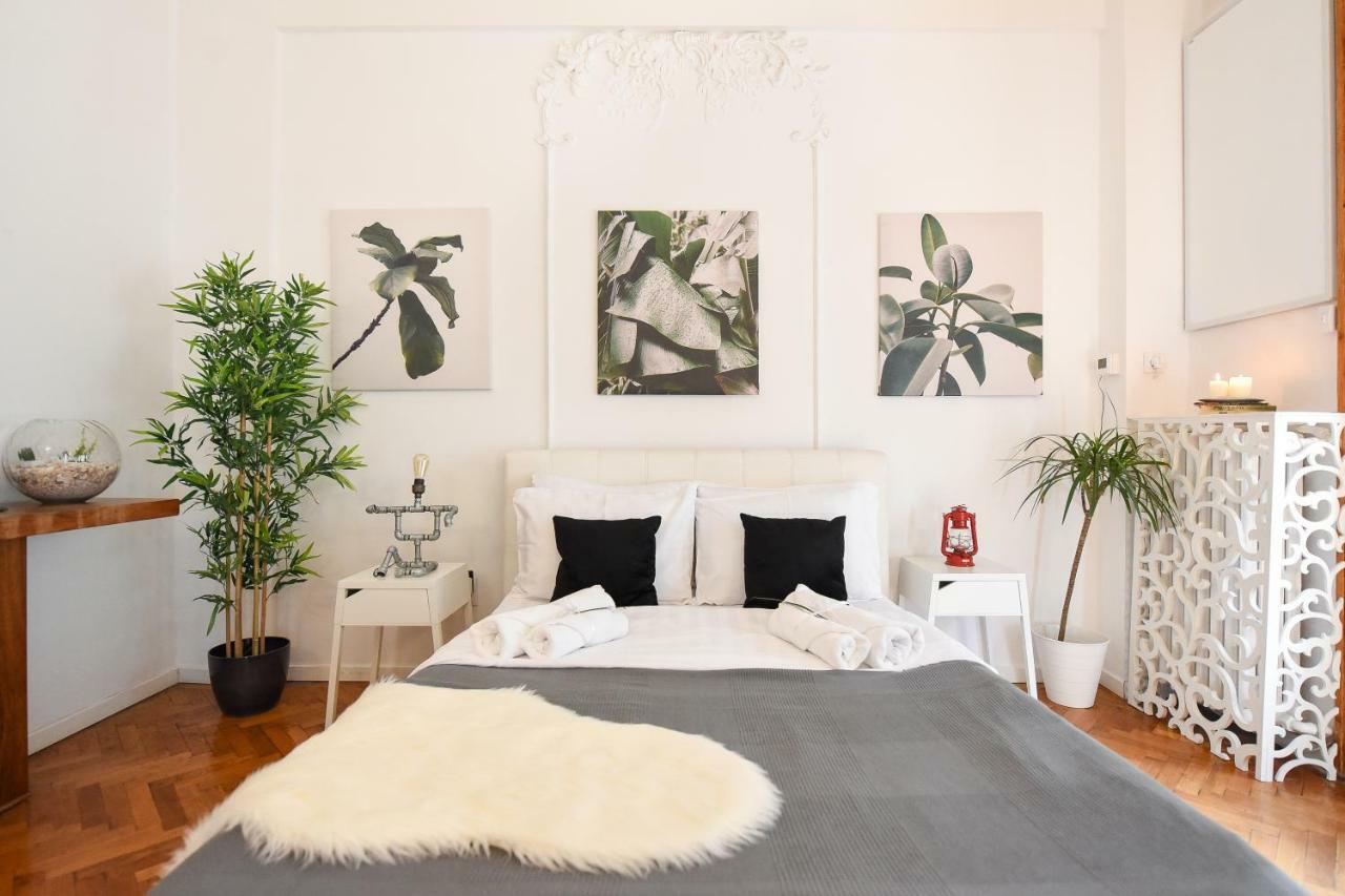 Love.Travel.Explore ♥️Apt W/ Balcony In Old Town Apartment Bucharest Exterior photo