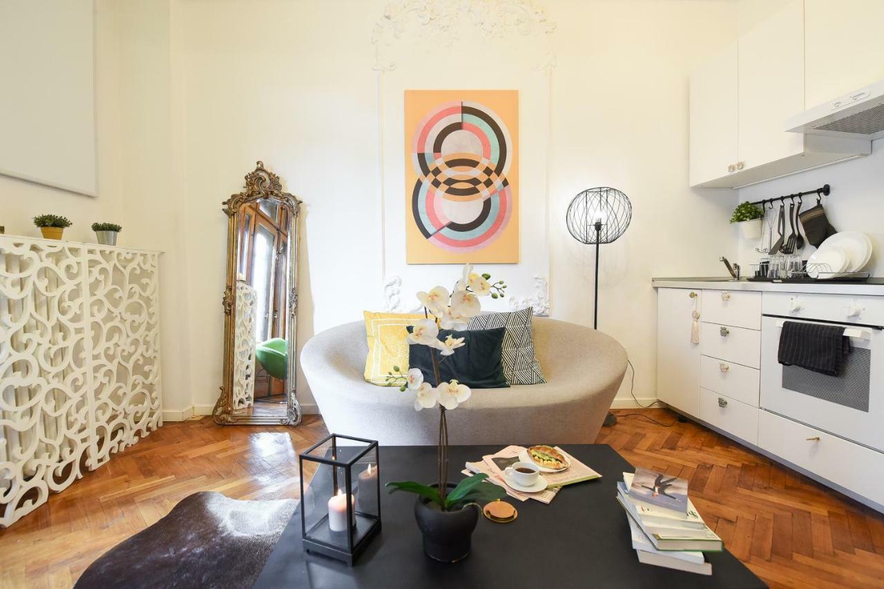 Love.Travel.Explore ♥️Apt W/ Balcony In Old Town Apartment Bucharest Exterior photo
