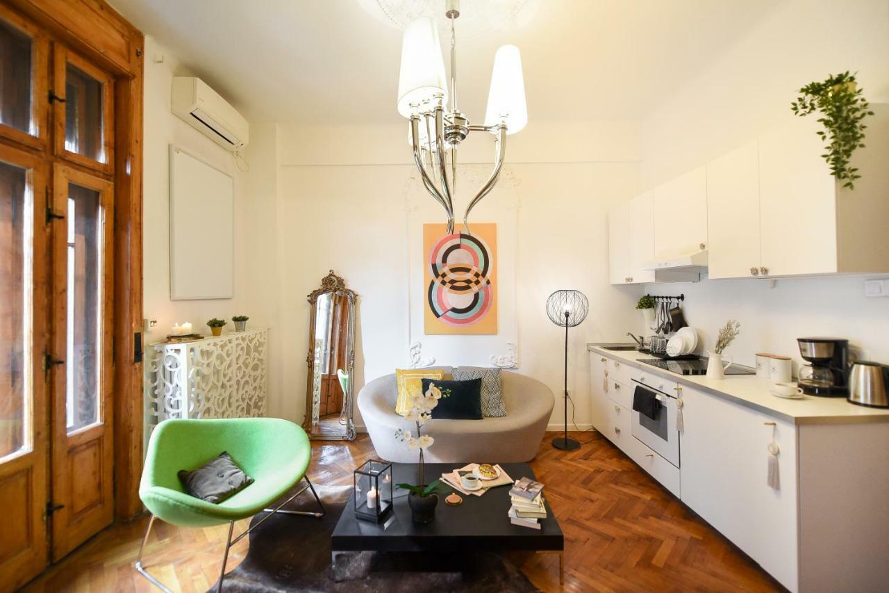 Love.Travel.Explore ♥️Apt W/ Balcony In Old Town Apartment Bucharest Exterior photo